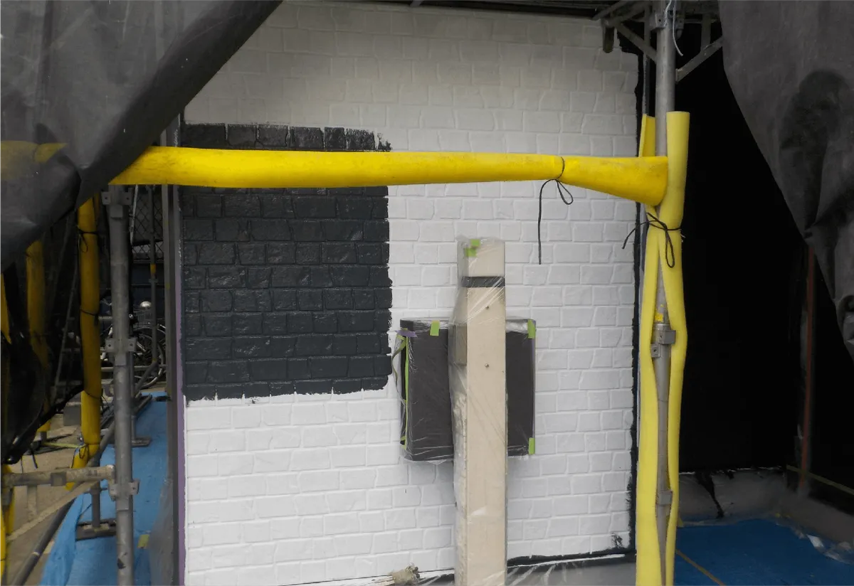 試し塗りで外壁色を決定